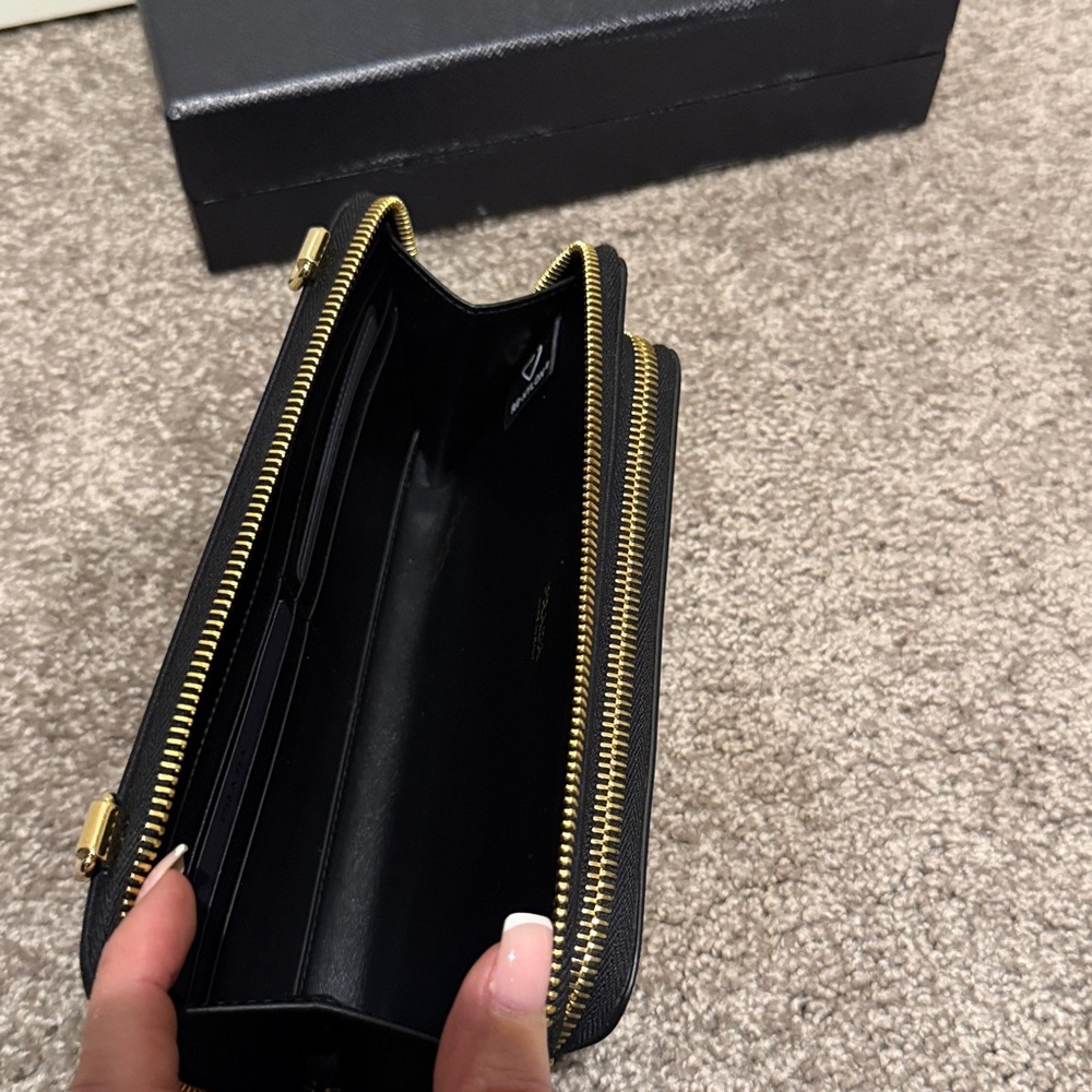 Prada Re-Nylon and brushed leather wallet with shoulder strap - Picture 6 of 10